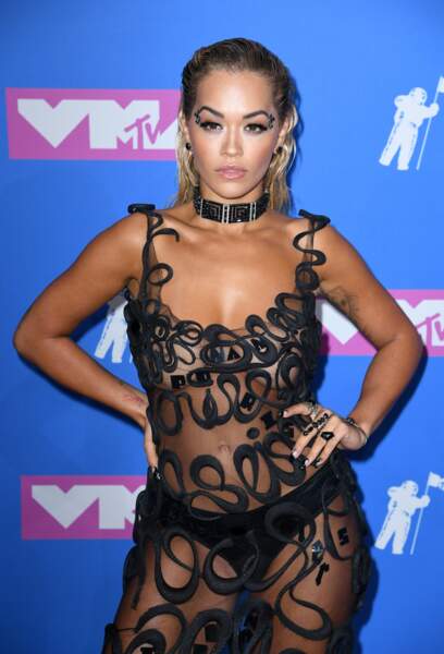 Rita Ora en montre BEAUCOUP TROP aux MTV Video Music Awards 2018