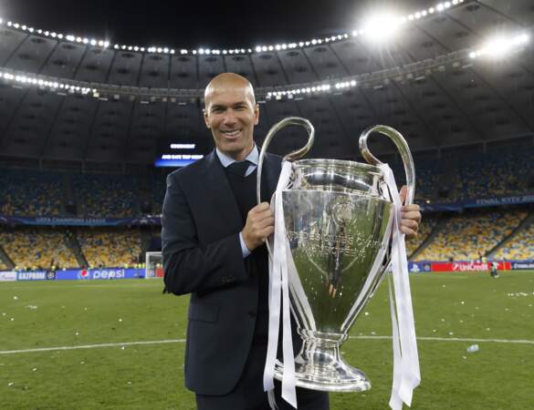 Zinedine Zidane et la coupe de la Champions League, en 2018 (45 ans)