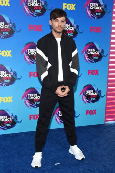 Teen Choice Awards 2017 : Louis Tomlinson est chaud pour un foot et il veut que vous le sachiez.