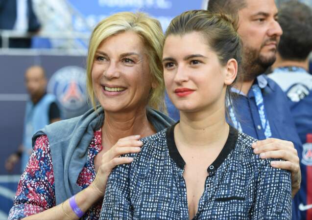 Finale de la Coupe de France : Michèle Laroque et sa fille Oriane Deschamps
