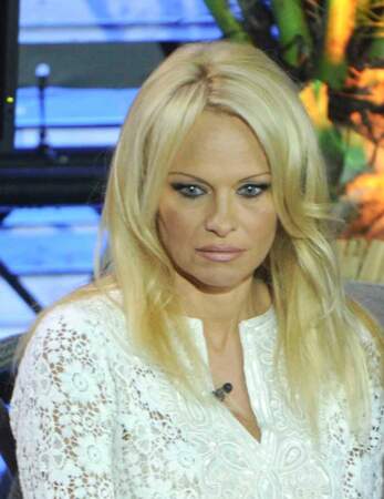 Pamela Anderson est eisoptrophobia. Une étrange phobie qui lui fait craindre...