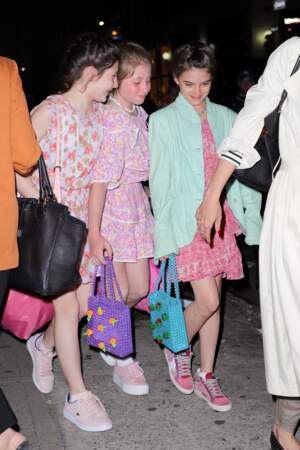 Katie Holmes emmène sa fille Suri et ses amies au restaurant Delicatessen à New York pour ses 13 ans