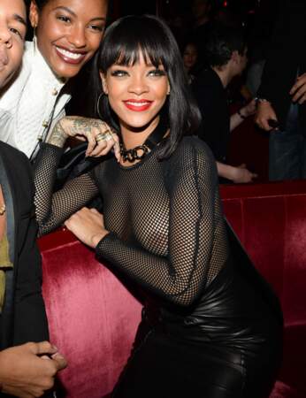Rihanna et sa robe filet, un must du genre