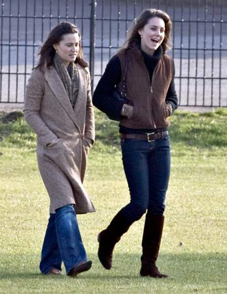 Pippa et Kate Middleton en mars 2007