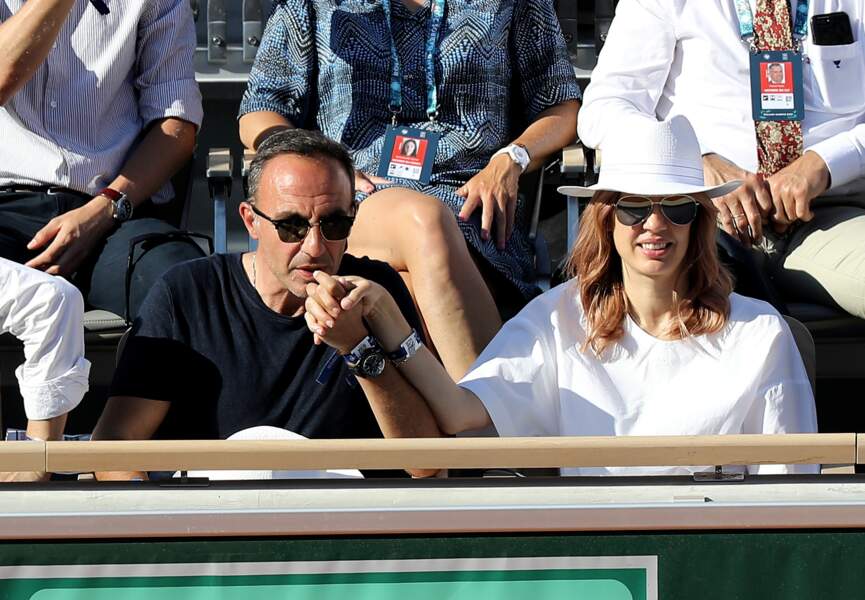 Nikos Aliagas et sa femme Tina dans les tribunes de Roland Garros le 31 mai 2019