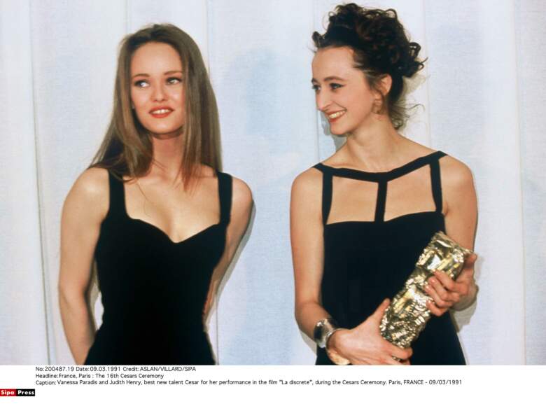 César 1991: Vanessa Paradis remet le prix du meilleur espoir et appelle Juliette Godrèche au lieu de Juliette Henry