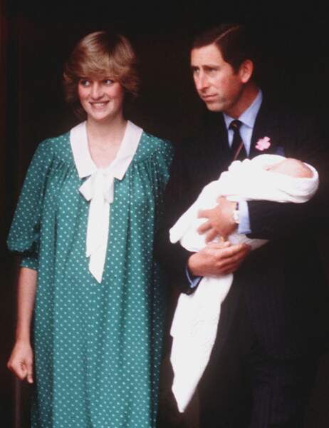 Il y a 31 ans, le 22 juin 1982, Diana et Charles présentaient William