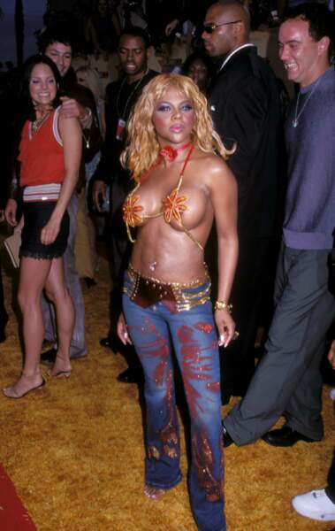 MTV Video Music Awards : Lil'Kim en 2001. Tétonnante !