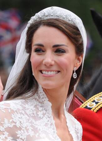 Kate Middleton porte les boucles d'oreilles de son mariage