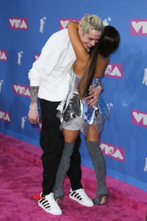 Ariana Grande et son boyfriend Pete Davidson aux MTV Video Music Awards 2018, le 20 août, à New York