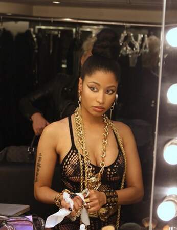 La chanteuse Nicki Minaj dans sa loge avant la préparation