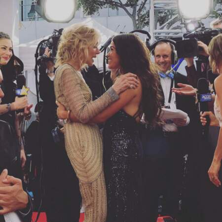 Emmy Awards 2016: America Ferrara en plein girl crush sur Judith Light (Madame est servie)