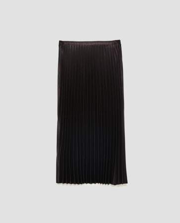 Zara : Jupe mi-longue plissée, 29,99 euros au lieu de 49,95 euros