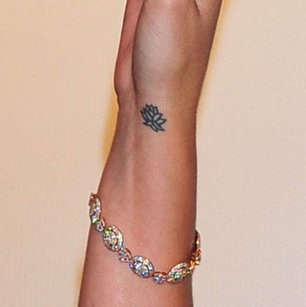 Les plus beaux tatouages à fleurs : Katy Perry