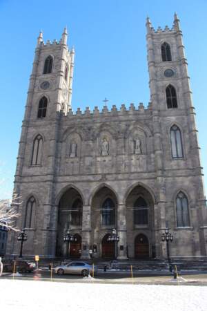 C'est en la Basilique Notre-Dame de Montréal qu'a eu lieu l'adieu public à René Angelil