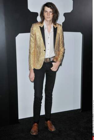 Dîner Chanel : Dylan Brosnan, le fils mannequin de Pierce Brosnan