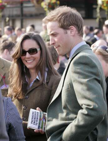 Kate Middleton - Mars 2007, la belle fait sa 1ère apparition publique comme petite-amie du prince William