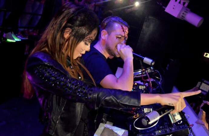 Nabilla et Jeremstar jouent les DJ dans un club du Morbihan