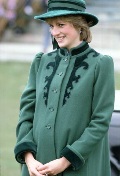 La princesse Diane et son manteau vert sapin 