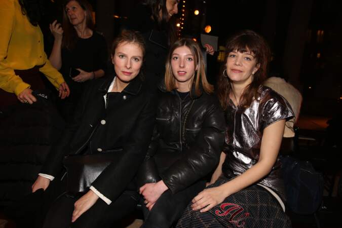 Fashion week automne-hiver 2017 - Défilé Isabel Marant : Karine Viard, sa fille Simone Machuel et Céline Sallette
