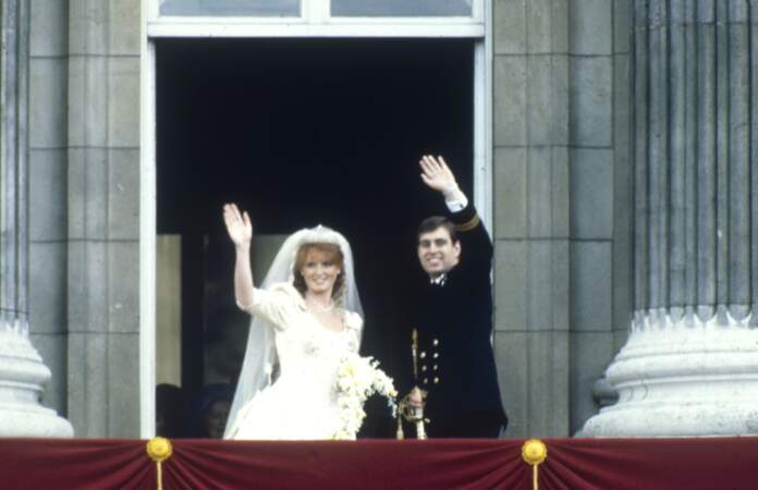 Le prince Andrew et Sarah Ferguson à Buckingham Palace le jour de leur mariage, le 23 juillet 1986