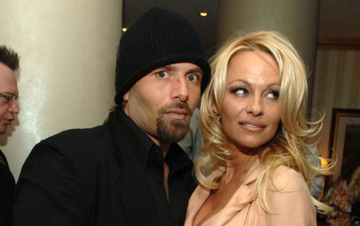 Ce même Rick Salomon qui en octobre 2007 passa la bague au doigt de Pamela Anderson. Pour la retirer en décembre.