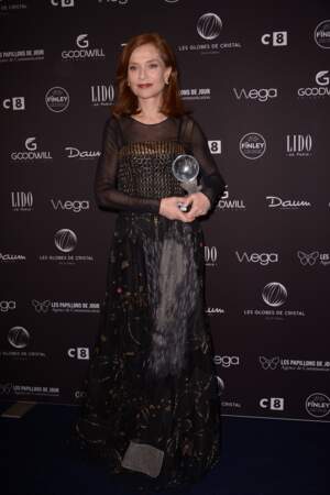 Globes de cristal 2017 : Isabelle Huppert récompensée pour sa prestation dans Elle