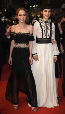 Lily-Rose Depp et Soko sur le tapis rouge