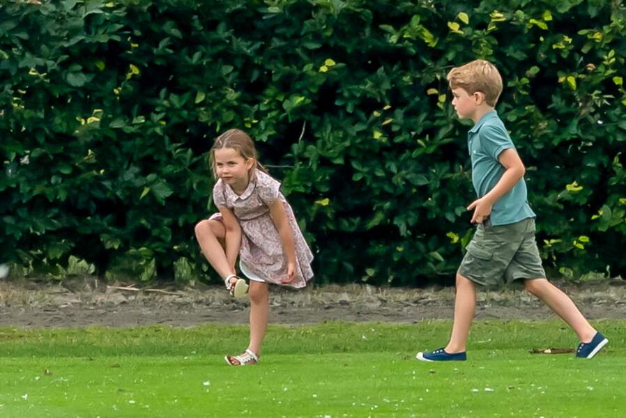 Le prince George et la princesse Charlotte lors du match de polo de son père à Wokingham, mercredi 10 juillet