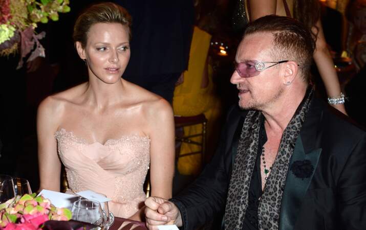 Charlène de Monaco à table aux côtés de Bono