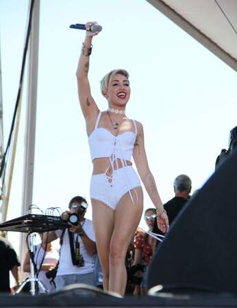 Est-ce que vous êtes prêts pour un concert de Miley Cyrus ? Oui ?