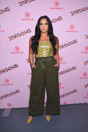 Do : Demi Lovato craque aussi pour les pièces tendances comme l'imprimé python 