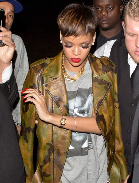 Rihanna revient à une coupe courte