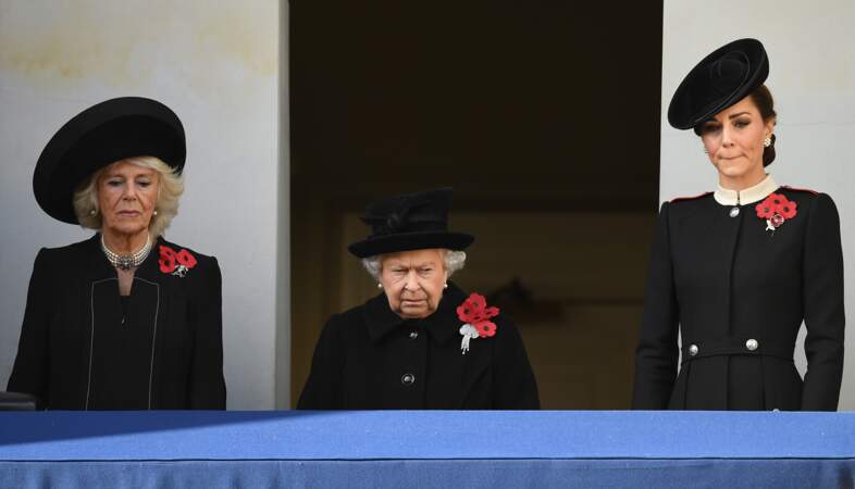 La reine Elizabeht II entourée de Kate Middleton et Camilla Parker Bowles