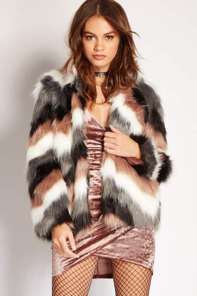 Forever 21 chevron-pattern faux fur coat 58,00€