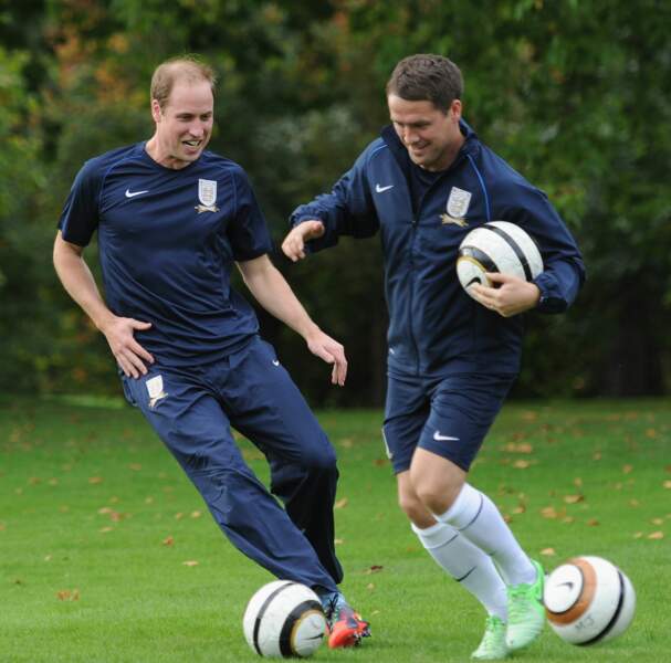 William s'éclate au foot sur les pelouses de Buckingham Palace