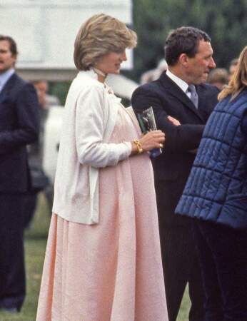 Lady Diana très enceinte le 17 juin 1982, 4 jours avant la naissance