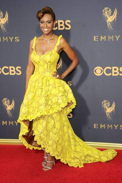 Emmy Awards 2017 : Ryan Michelle Bathe tente un remake raté de la robe omelette de Rihanna