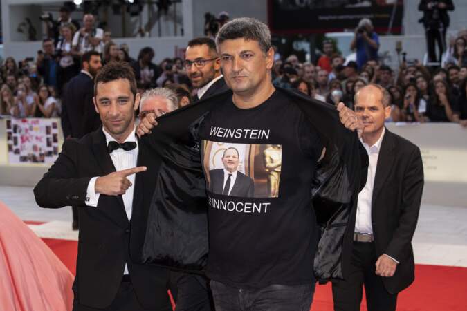 Luciano Silighini et son t-shirt en soutien à Harvey Weinstein à la 75e Mostra de Venise