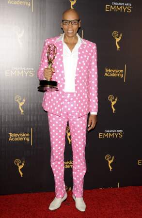 Creative Arts Emmy Awards  2016 : RuPaul et sa récompense du meilleur présentateur pour Drag Race