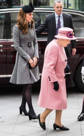 Kate Middleton rayonnante pour sa première sortie solo avec Elizabeth II 