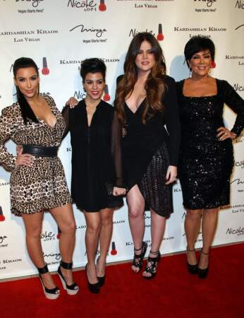 Kim, Kourtney et Khloé Kardashian avec Kris Jenner à Las Vegas le 15 décembre 2011