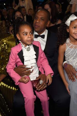 Blue Ivy avec Jay-Z aux Grammy Awards : sa tenue hommage à Prince