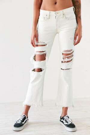 Urban Outfitters BDG Destructed crop Kick flare jean 79$