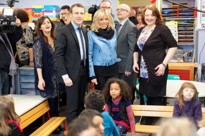 Le look de Brigitte Macron - 14 janvier 2017 : lors d'une visite à l'école maternelle Dombrowski de Lille