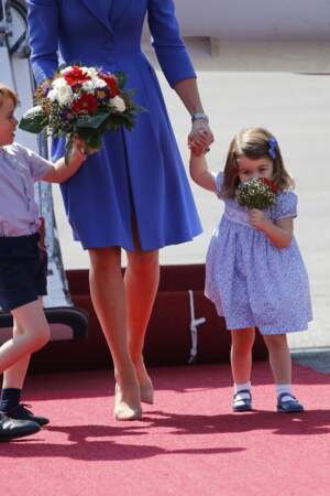Famille royale - à tout juste 2 ans, Charlotte a déjà toutes les attitudes d'une petite princesse