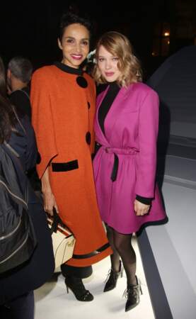 Farida Khelfa et Lea Seydoux au défilé Louis Vuitton lors de la fashion week de Paris, le 6 mars