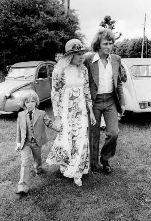 Juin 1974 : Sylvie Vartan et Johnny Hallyday avec leur fils David