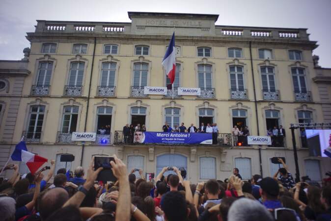 La foule venue accueillir Antoine Griezmann, de retour à Mâcon