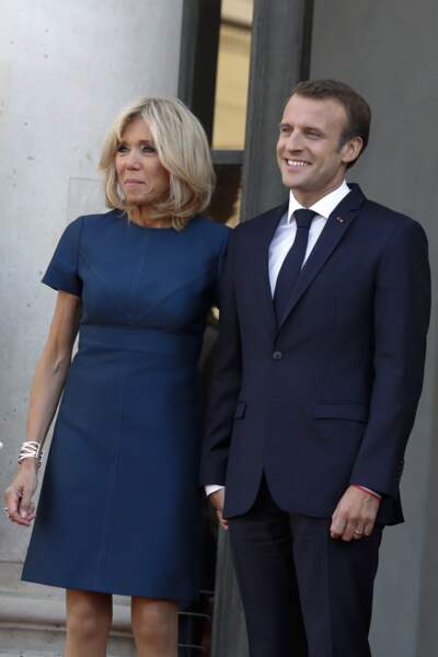 Brigitte et Emmanuel Macron peuvent être contents : leur piscine a été installée